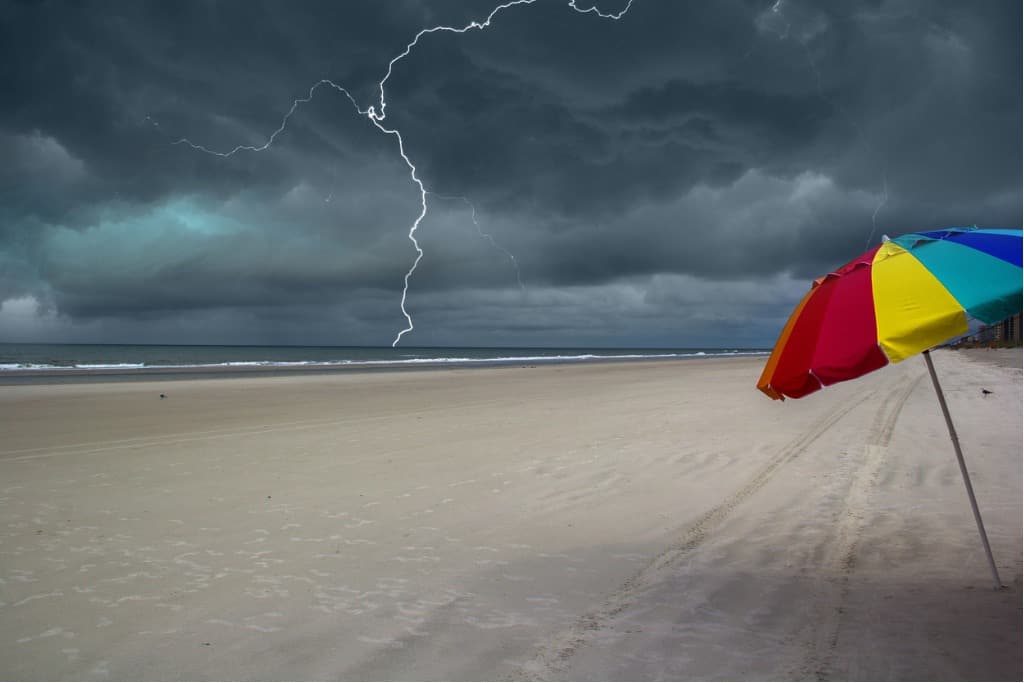 Image of a hurricane about to hit a beach in florida.